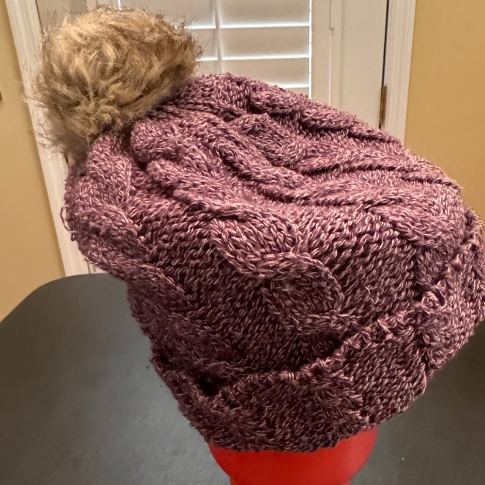 Taille Unique beanie hat with pom